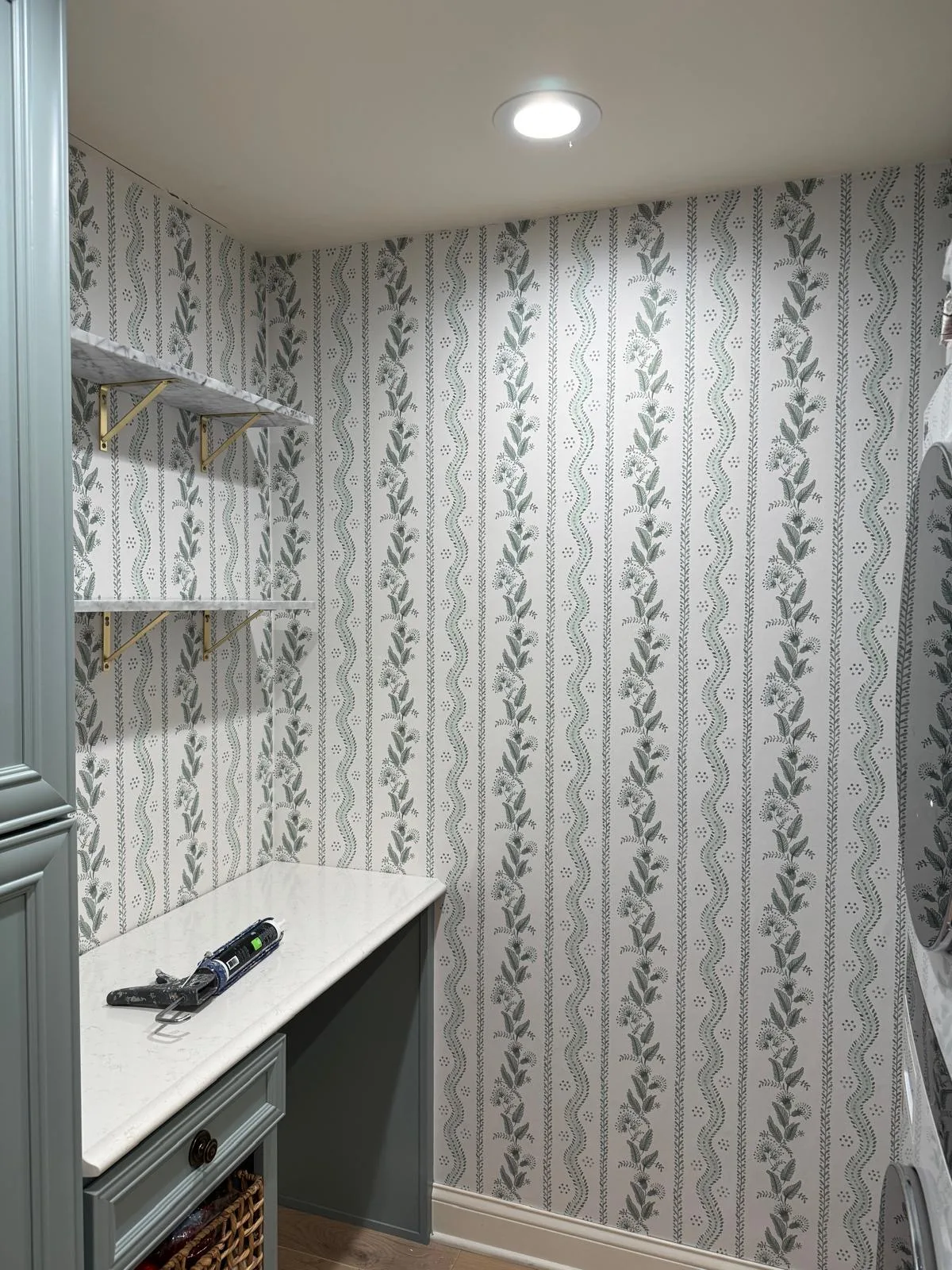 Marbled blue bathroom wallpaper